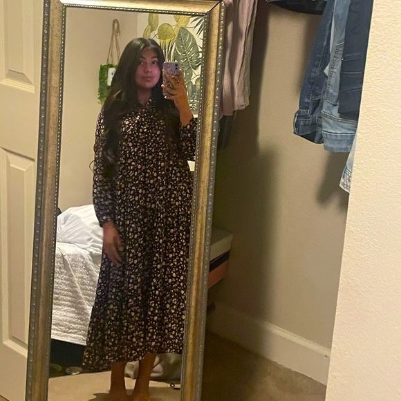 Levi’s black with flower dress - Picture 2 of 2